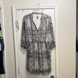 Vince Camuto Black and White Printed V-Neck Shirt Dress